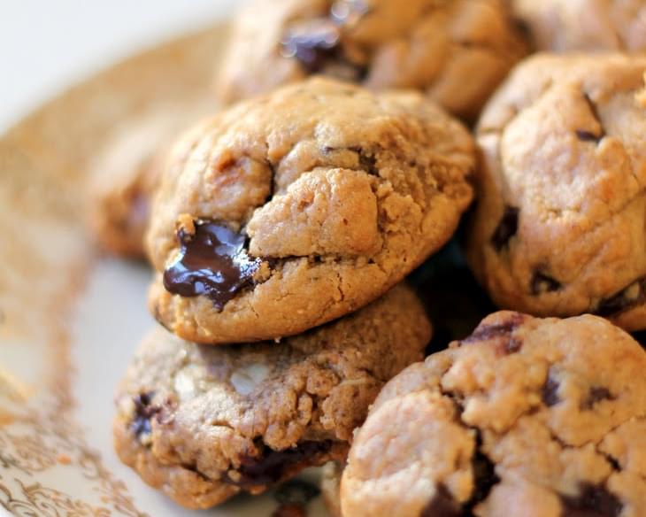 6-ingredient Flourless Peanut Butter Chocolate Chunk Cookies