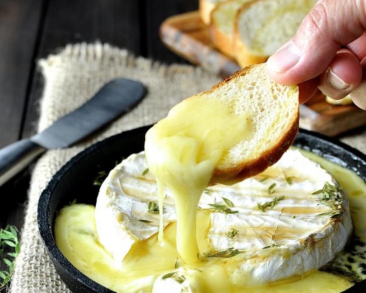 Baked Brie with Maple Syrup and Thyme