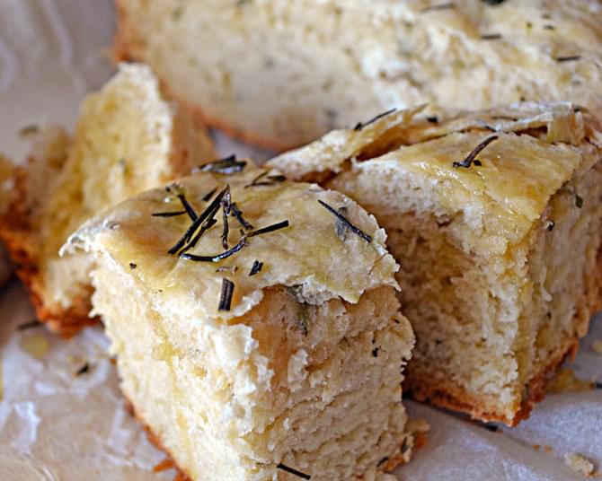 Rosemary Olive Oil Crock Pot Bread