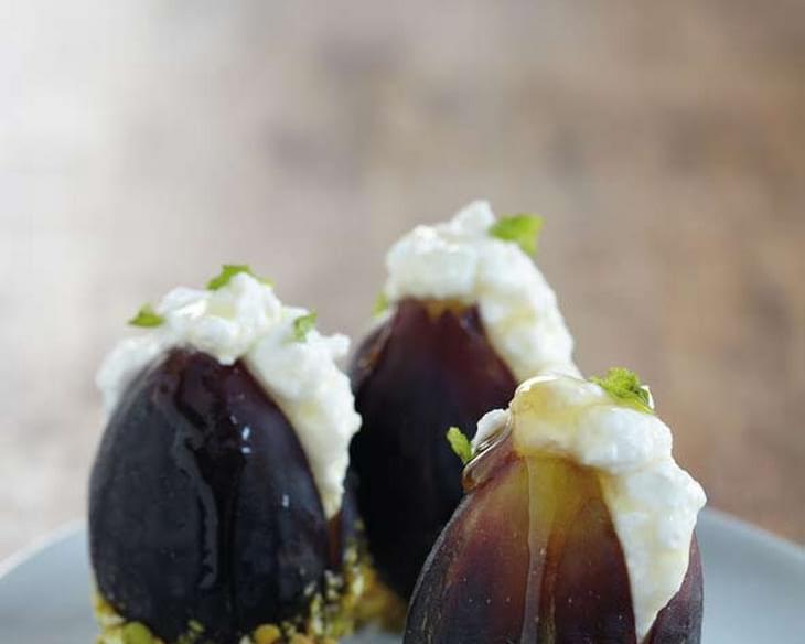 Fresh Figs With Ricotta and Honey