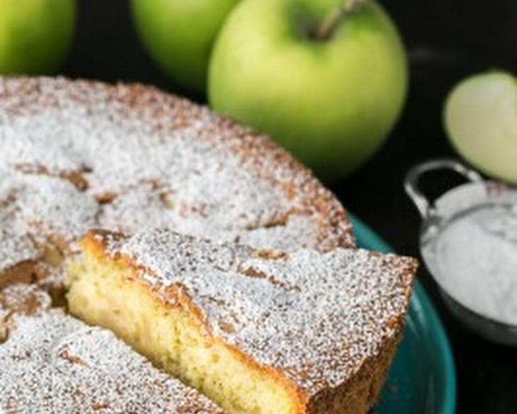 Apple Sharlotka Recipe (Russian Apple Cake)