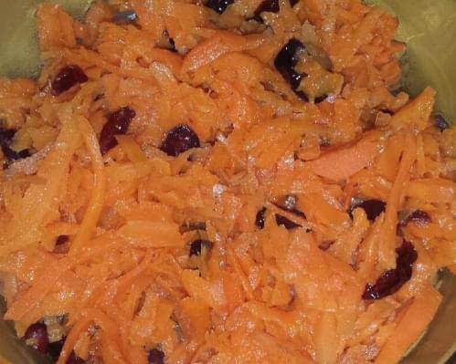Honey Glazed Carrots With Cranberries Using the Veggetti