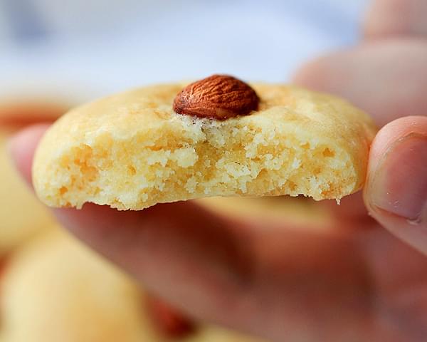 Chinese Almond Cookie