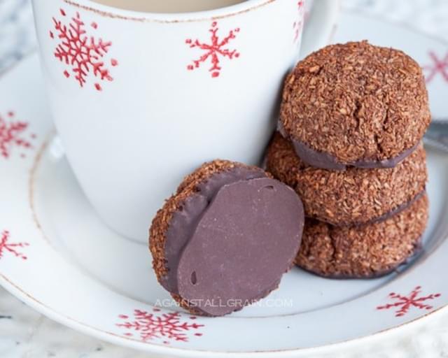 Peppermint Chocolate Macaroons