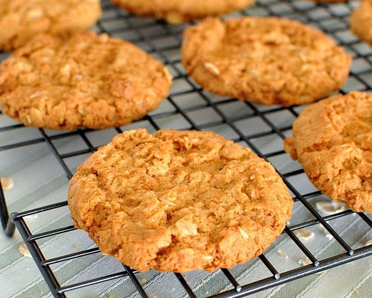 Anzac Biscuits (Golden Oatmeal Cookies)