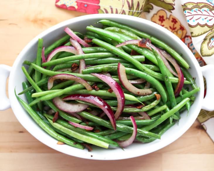 Simple Skillet Green Beans with Bacon and Red Onions