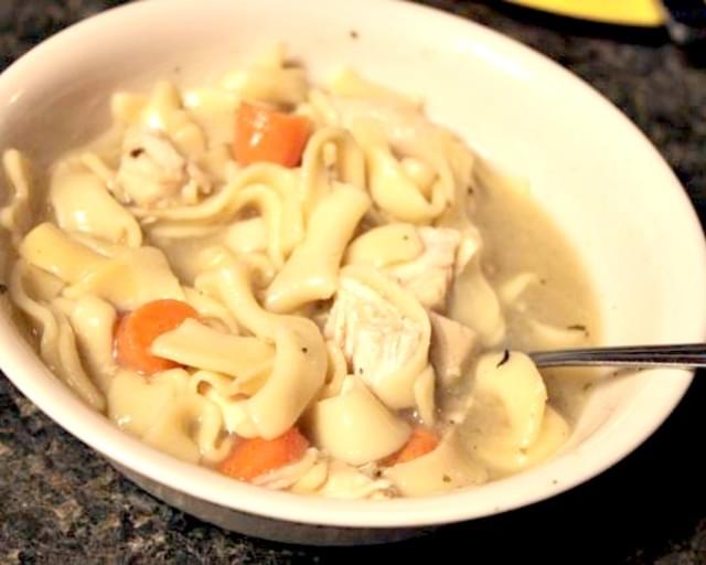 Crock Pot Chicken & Noodle Soup