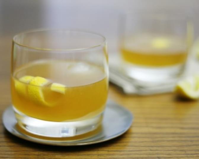 Bourbon Gold Rush Cocktail