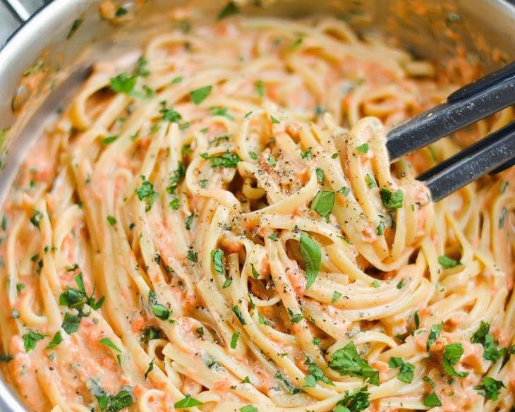 Linguine & Blushing Gorgonzola Cream Sauce