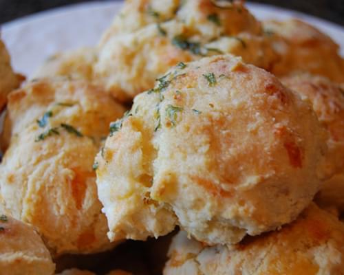 Red Lobster Garlic Cheese Biscuits