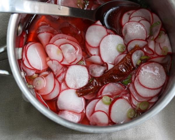 Spicy Quick-Pickled Radishes