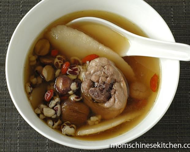 Chinese Chicken Soup with Herbs