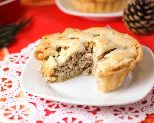 the-best-tourti-re-french-canadian-meat-pie-recipe