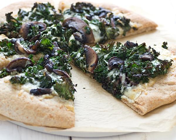 Portabella & Kale Pizza with Roasted Garlic Sauce