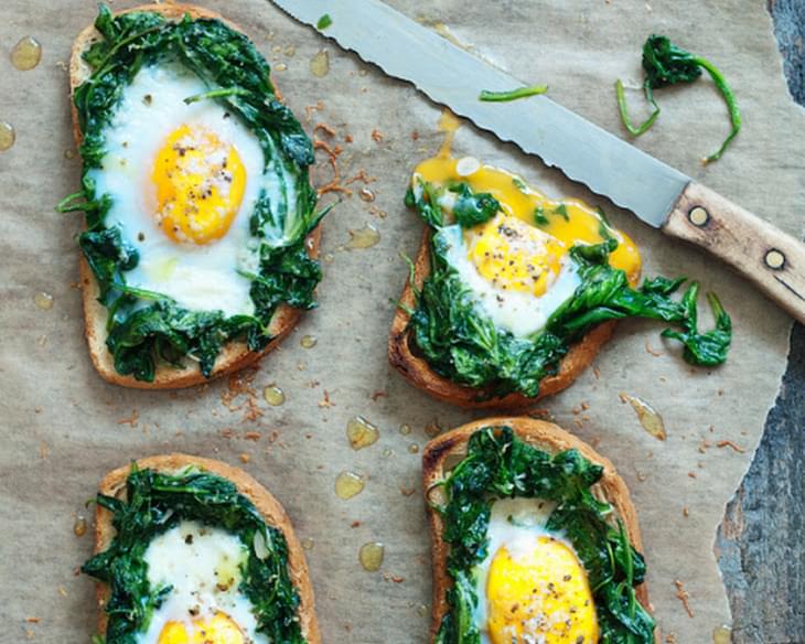 Toast With Egg and Spinach