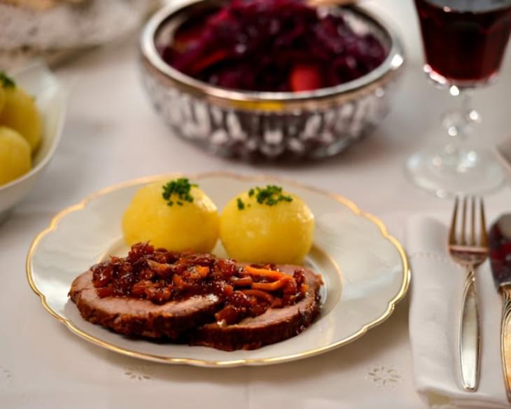 Rotkohl - Sweet and Sour Warm Red Cabbage with Apples and Raisins