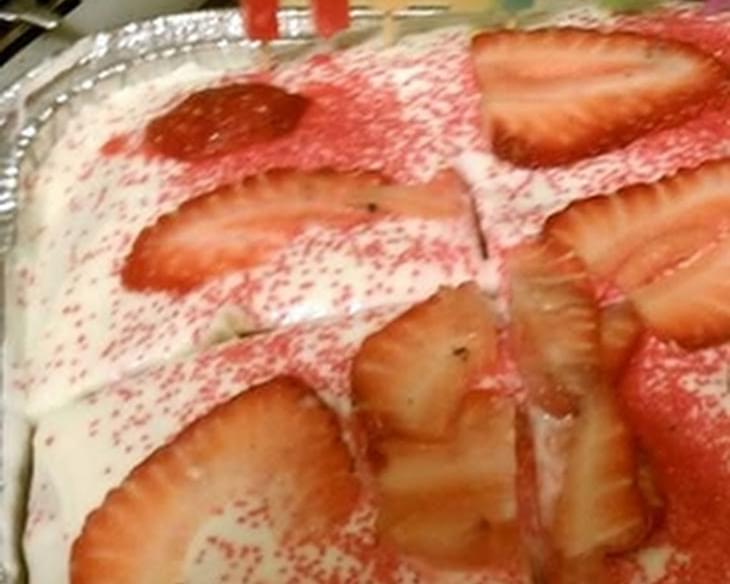 Super Moist Strawberry Sheet Cake