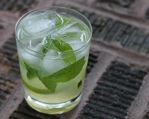 Mint Limeade Mocktail Drink