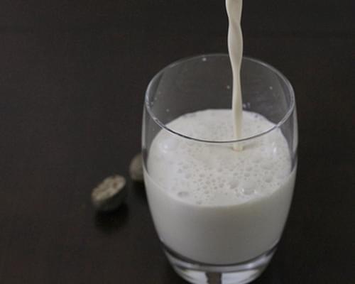 Eggnog Drink with Brandy and Coffee Liqueur