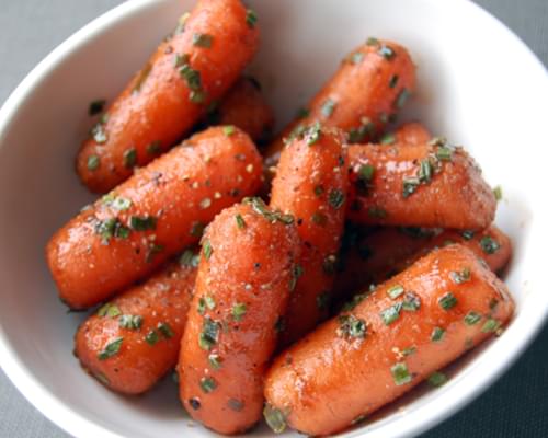 baked potatoes but think they're just too heavy...I give you Balsamic Glazed Carrots!