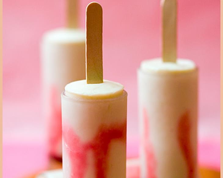Rhubarb and Raspberry Yogurt Popsicles - Sucettes au yaourt glace rhubarbe et framboise