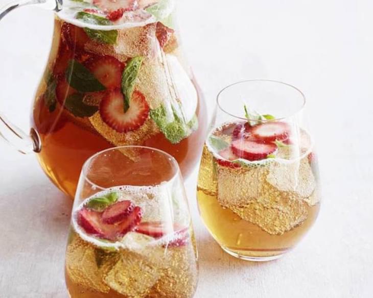 Strawberry Basil Iced Tea Sparkler