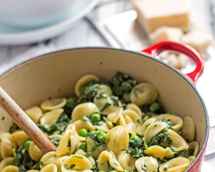 One Pot Spinach Pea Pasta {Quick and Easy!}