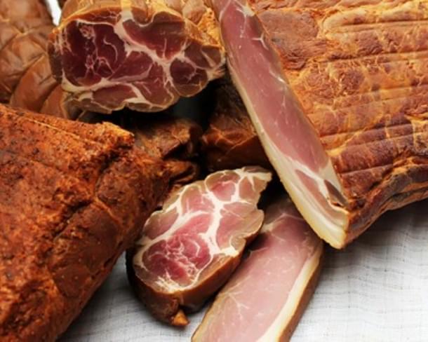 Smoked bacon and other meats. Make them at home.