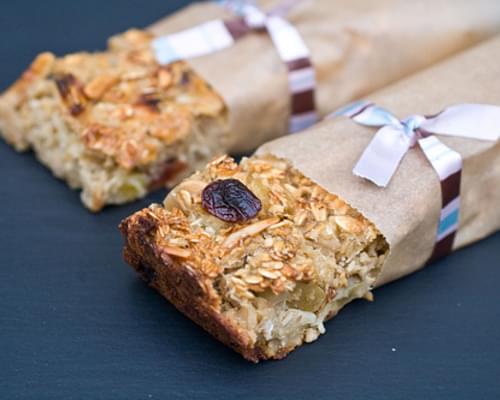 Fruit and Oatmeal Breakfast Bars - Morning on the Go