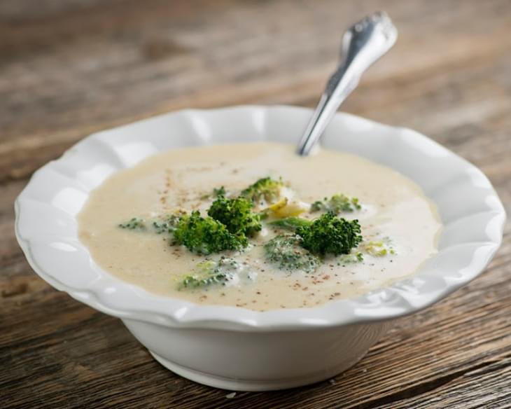 Slow Cooker Broccoli Cheddar Soup