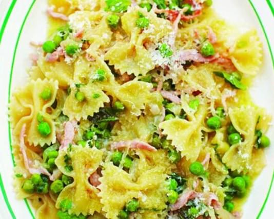Farfalle Pasta With Pancetta And Peas