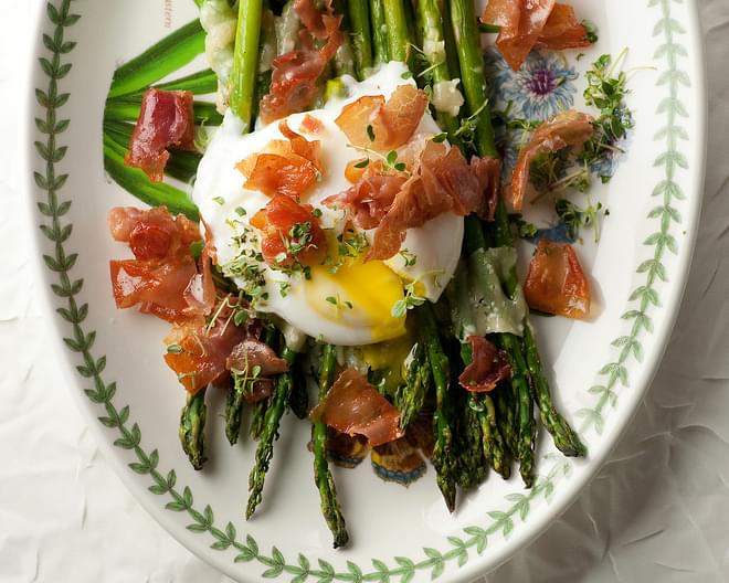 Roasted Asparagus with Crispy Prosciutto and Poached Egg