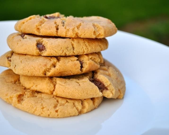 Peanut butter cookies stuffed with Nutella