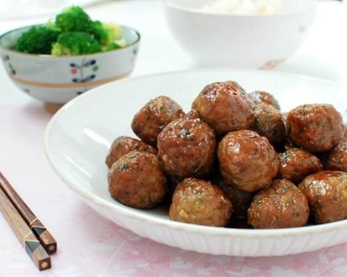 Gogi Wanja Jorim (Glazed Korean Meatballs)