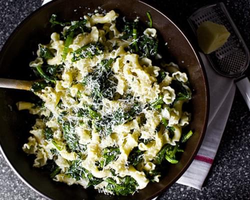 Pasta with Garlicky Broccoli Rabe