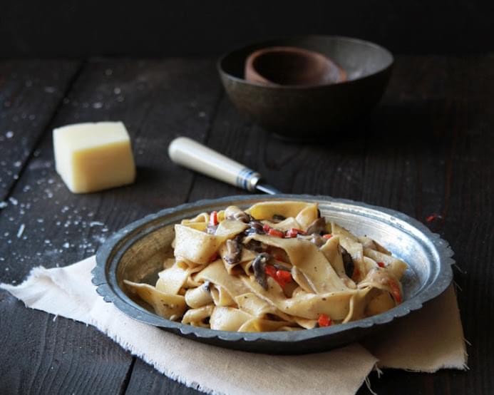 MUSHROOM PAPPARDELLE PASTA WITH A GOAT CHEESE CREAM SAUCE RECIPE (print)