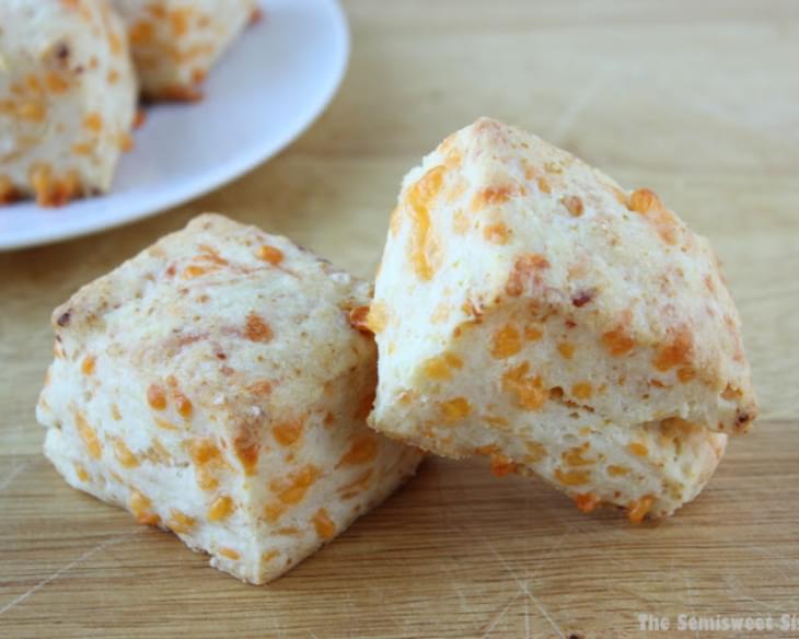 Easy Cheddar Cheese Biscuits