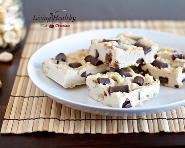 Chocolate Chunk Macadamia Nut Fudge (dairy, gluten free, paleo)