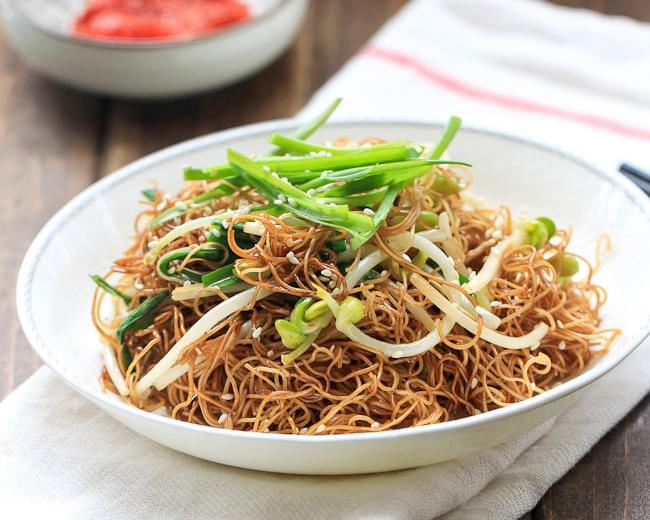 Soy Sauce Fried Noodles (Chow Mein)