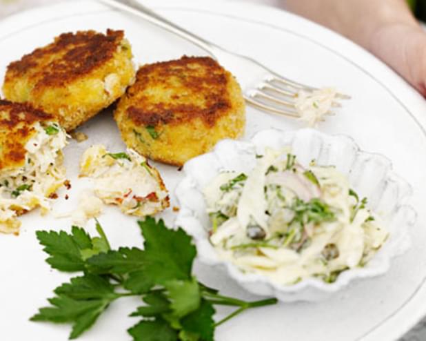 Simple Crab Cakes With Fennel Remoulade