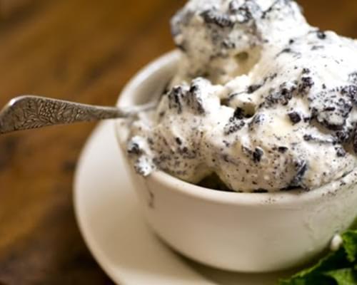 Mint chocolate cookies and cream ice cream (loosely adapted from two recipes in Sweet Cream and Sugar Cones by Kris Hoogerhyde, Anne Walker amd Dabney