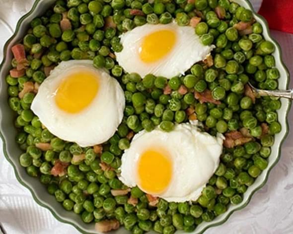 Portuguese Peas with Eggs