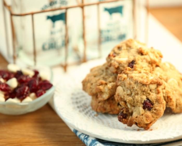 Oatmeal, Cranberry, White Chocolate Cookies {Low Calorie, Low Fat}