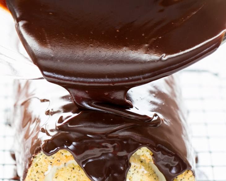 Perfect Chocolate Ganache + how to glaze a cake!