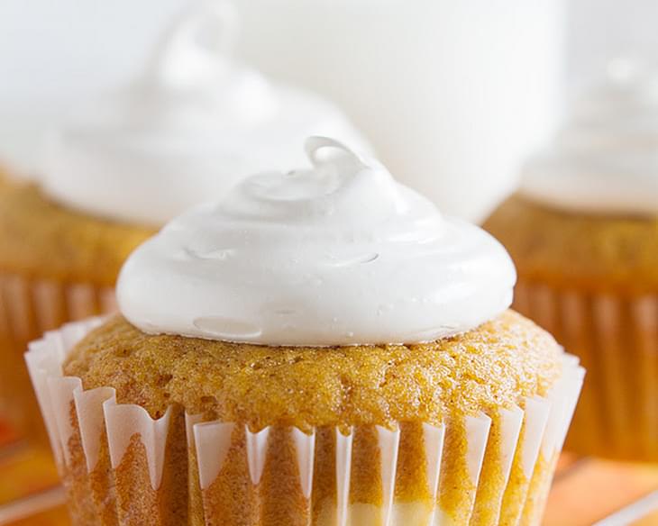 Pumpkin Cheesecake Cupcakes with Brown Sugar Marshmallow Frosting