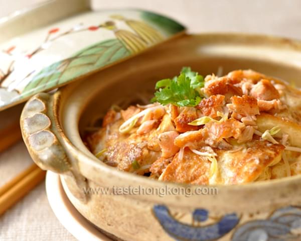 Clay Pot Tofu with Homemade Salted Salmon and Bean Sprouts