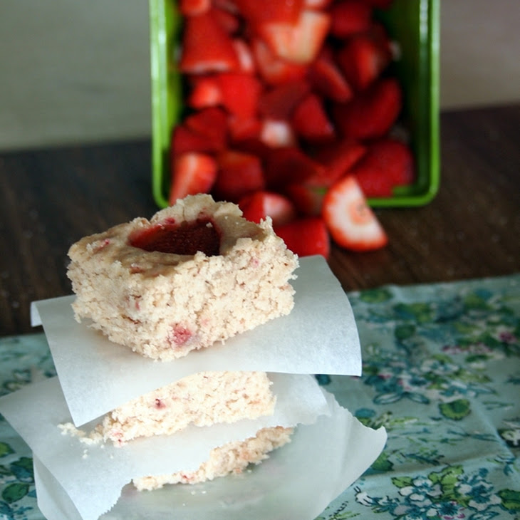 Strawberry Cake Bars Recipe