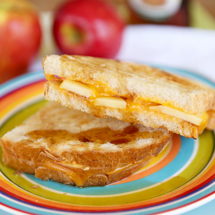 Maple Drizzled AppleCinnamon Grilled Cheese Sandwiches Recipe