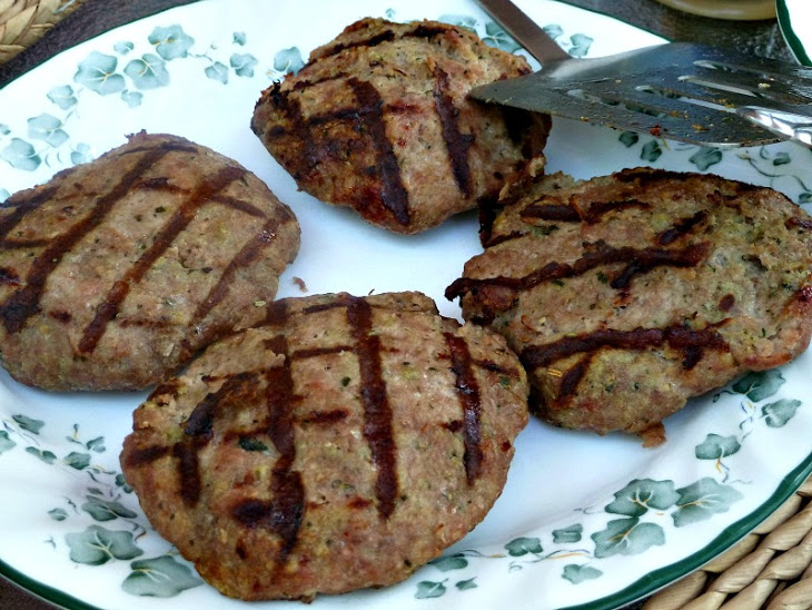 Savory Turkey Burgers with Bread Crumbs Recipe