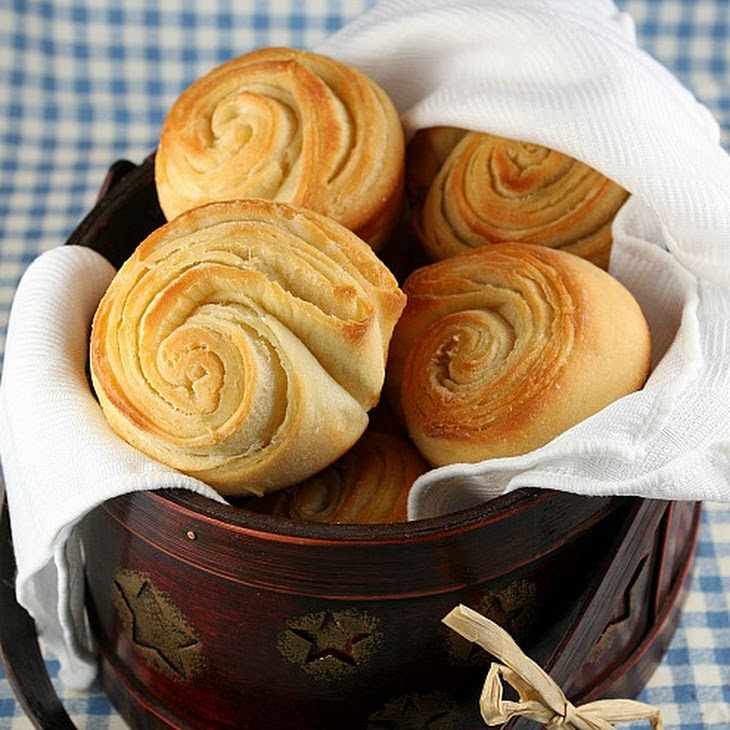 Flaky Dinner Rolls Recipe